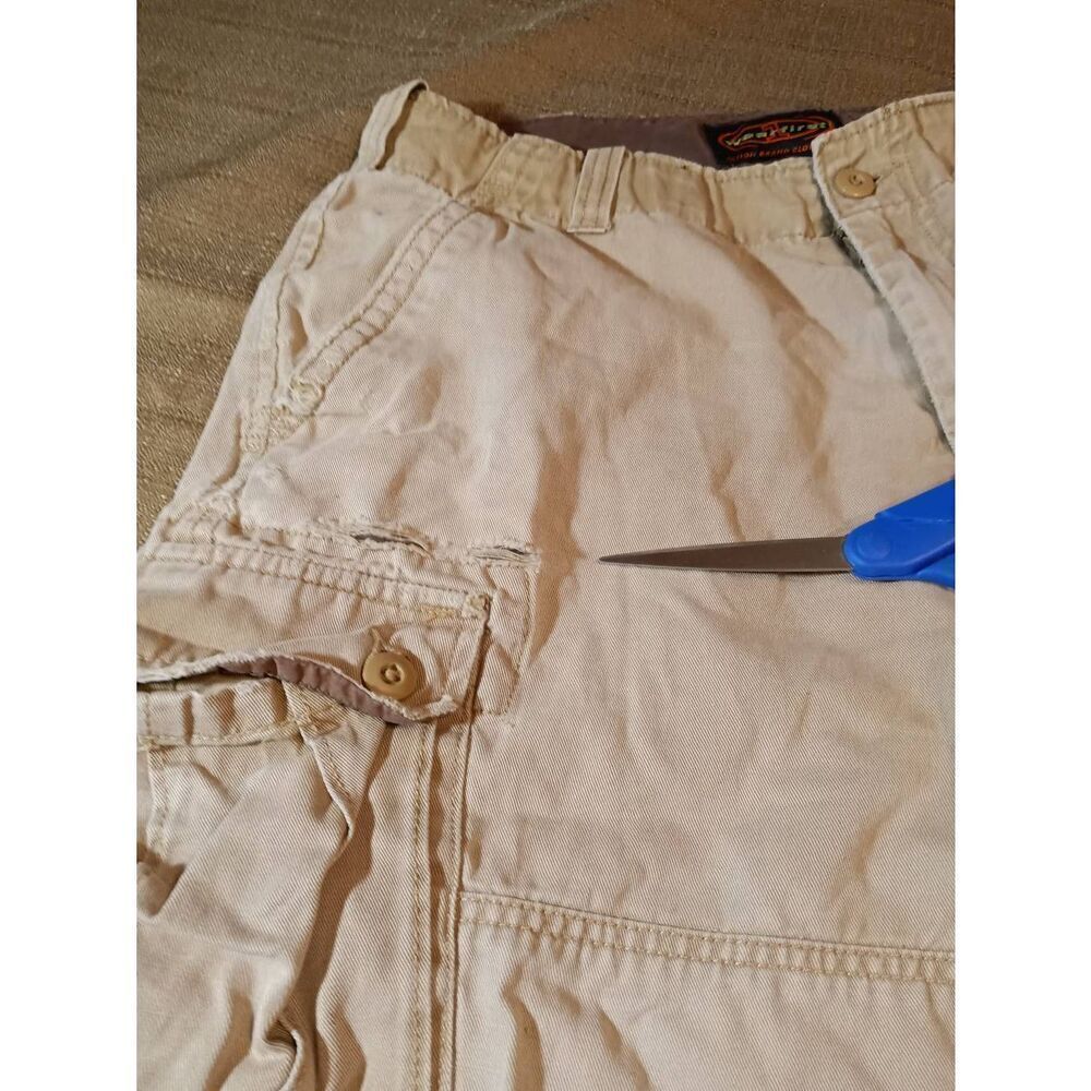 Wearfirst brand Boys Cargo Shorts - Size: 18 (0708) - Picture 6 of 7